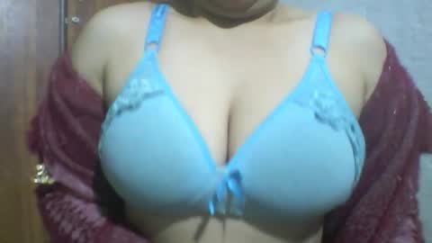 Snapshot of lovely_sweet_girl chatting on 02/02/26, 04:11 katrina follow me guys online show from 02/02/26, 04:11
