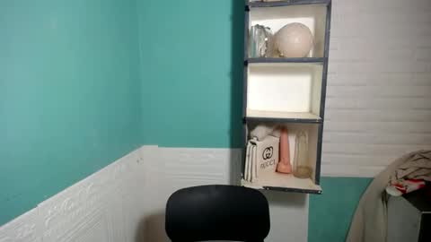 Snapshot of lovely_thea_xoxo chatting on 02/01/26, 12:04 Thea online show from 02/01/26, 12:04