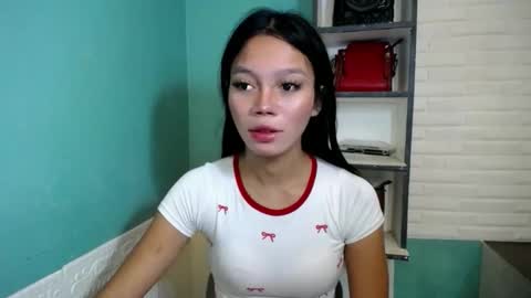 Snapshot of lovely_thea_xoxo chatting on 03/19/26, 01:20 Thea online show from 03/19/26, 01:20