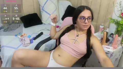 Snapshot of lovely_trix_ chatting on 04/18/26, 06:45 Trix online show from 04/18/26, 06:45