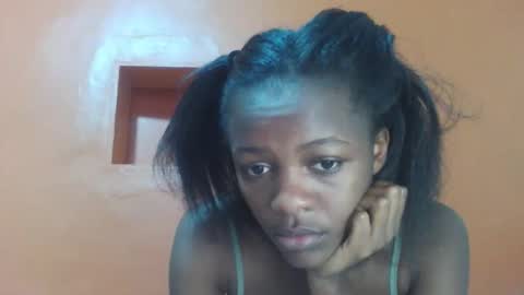 Lovely yvonne online show from 10/19/25, 10:38