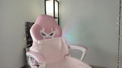 lovelycaroll online show from 12/12/24, 09:19