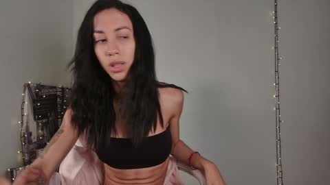 lovelycaroll online show from 01/08/25, 09:42