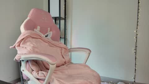 lovelycaroll online show from 01/18/25, 11:11