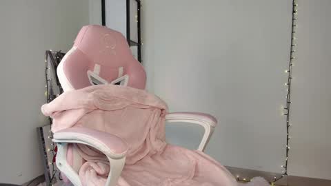 lovelycaroll online show from 02/15/25, 11:28