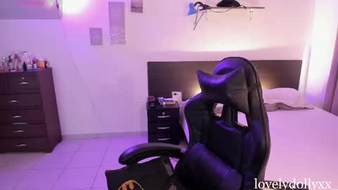 Snapshot of lovelydollyxx_ chatting on 05/11/26, 12:22 lovely online show from 05/11/26, 12:22