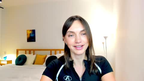 Snapshot of lovelyeemia chatting on 12/02/24, 01:13 Mia online show from 12/02/24, 01:13