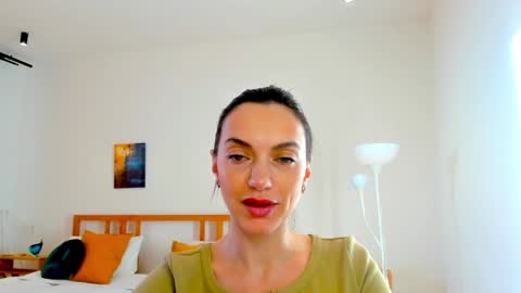 Snapshot of lovelyeemia chatting on 12/14/24, 06:13 Mia online show from 12/14/24, 06:13