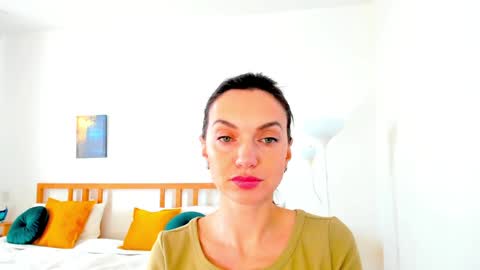 Snapshot of lovelyeemia chatting on 12/14/24, 09:18 Mia online show from 12/14/24, 09:18