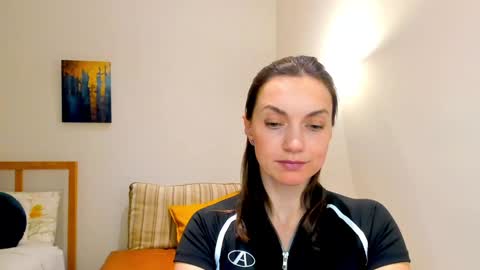 Snapshot of lovelyeemia chatting on 12/20/24, 05:51 Mia online show from 12/20/24, 05:51