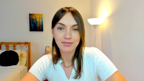 Snapshot of lovelyeemia chatting on 12/25/24, 12:26 Mia online show from 12/25/24, 12:26