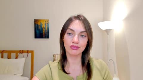 Snapshot of lovelyeemia chatting on 01/04/25, 05:37 Mia online show from 01/04/25, 05:37