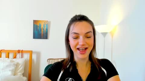 Snapshot of lovelyeemia chatting on 01/06/25, 11:18 Mia online show from 01/06/25, 11:18