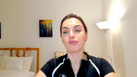 Snapshot of lovelyeemia chatting on 01/07/25, 01:14 Mia online show from 01/07/25, 01:14