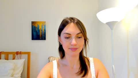 Snapshot of lovelyeemia chatting on 01/10/25, 09:44 Mia online show from 01/10/25, 09:44