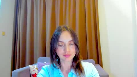 Snapshot of lovelyeemia chatting on 10/07/25, 11:51 Mia online show from 10/07/25, 11:51