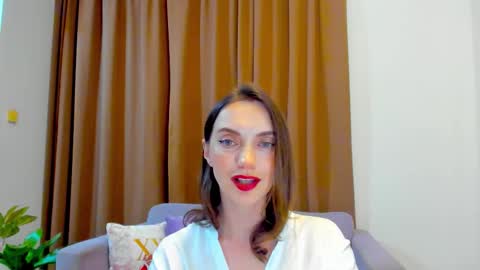 Snapshot of lovelyeemia chatting on 10/18/25, 02:40 Mia online show from 10/18/25, 02:40