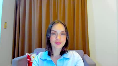 Snapshot of lovelyeemia chatting on 10/30/25, 11:11 Mia online show from 10/30/25, 11:11