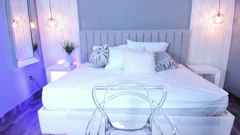 Lovely online show from 09/28/25, 10:59