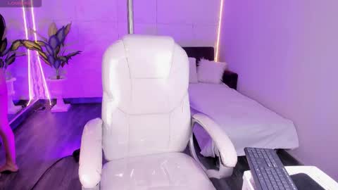 Lovely online show from 11/10/25, 05:12