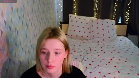 Snapshot of lovelygirllss chatting on 04/10/26, 11:04 your sweet girls online show from 04/10/26, 11:04
