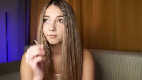 lovelygracee online show from 04/14/26, 04:02