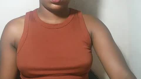 Snapshot of lovelylarra chatting on 02/18/26, 06:48 lovelylarra online show from 02/18/26, 06:48