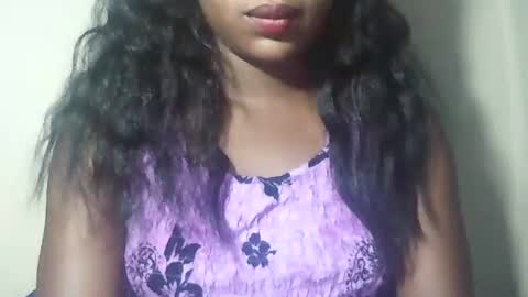lovelylarra online show from 04/01/26, 06:38