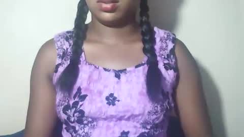 lovelylarra online show from 04/02/26, 06:44