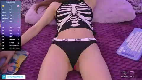 Snapshot of lovelylittlegoddess18 chatting on 04/04/26, 10:40 Lovely online show from 04/04/26, 10:40