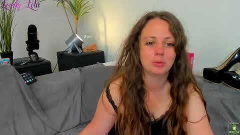 Snapshot of lovelylola_fr chatting on 07/14/26, 02:05 Lola online show from 07/14/26, 02:05