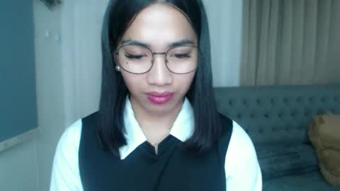 Snapshot of lovelymae18 chatting on 03/25/26, 10:49 lovelymae18 online show from 03/25/26, 10:49