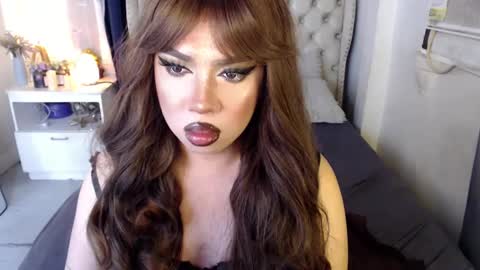 Snapshot of lovelymarie69 chatting on 12/03/24, 06:38 Rebeca online show from 12/03/24, 06:38