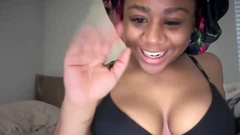 Snapshot of lovelymayaaa chatting on 01/02/25, 06:12 lovelymayaaa online show from 01/02/25, 06:12