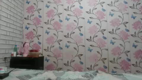 Snapshot of lovelyquey chatting on 12/12/24, 04:26 Angelquey online show from 12/12/24, 04:26