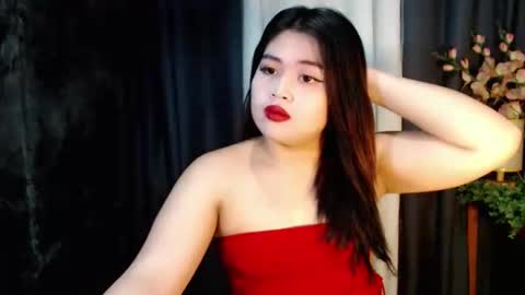 Snapshot of lovelyrhean chatting on 09/13/25, 12:16 Rhean online show from 09/13/25, 12:16