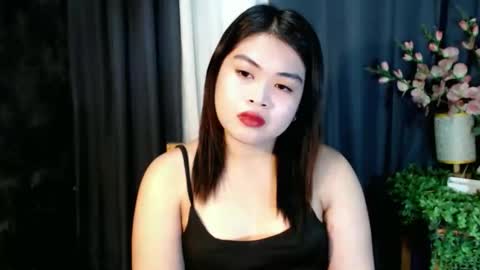 Snapshot of lovelyrhean chatting on 10/01/25, 11:55 Rhean online show from 10/01/25, 11:55