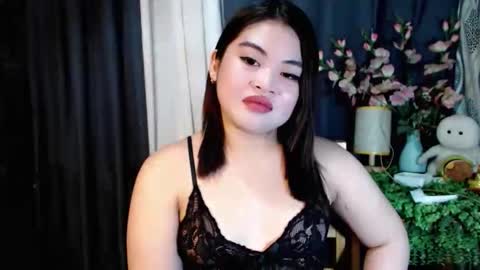 Snapshot of lovelyrhean chatting on 10/08/25, 01:58 Rhean online show from 10/08/25, 01:58