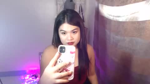 Snapshot of lovelyrhean chatting on 03/16/26, 01:26 Rhean online show from 03/16/26, 01:26