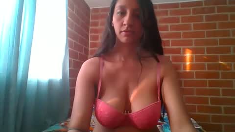 Snapshot of lovelysexxx_ chatting on 01/11/25, 09:25 Tiffany online show from 01/11/25, 09:25