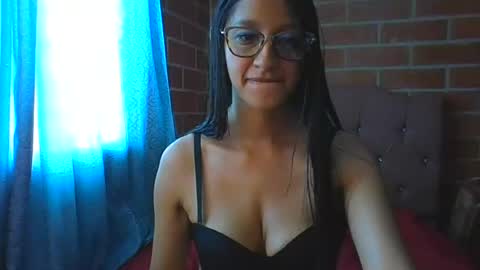 Snapshot of lovelysexxx_ chatting on 06/17/26, 09:05 Tiffany online show from 06/17/26, 09:05