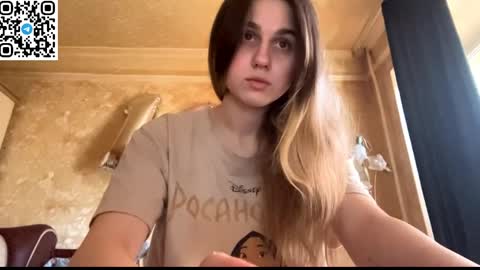 Snapshot of lovelysilk_63 chatting on 04/05/26, 08:11 ELA online show from 04/05/26, 08:11
