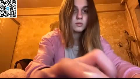 Snapshot of lovelysilk_63 chatting on 04/10/26, 06:12 ELA online show from 04/10/26, 06:12