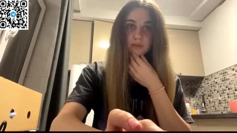 Snapshot of lovelysilk_63 chatting on 06/21/26, 06:54 ELA online show from 06/21/26, 06:54