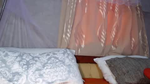 Snapshot of lovelythighs54 chatting on 12/28/24, 05:44 miss fancy louis online show from 12/28/24, 05:44