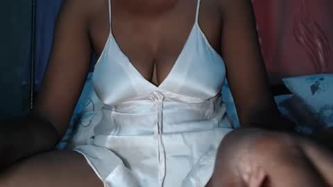 Snapshot of lovelythighs54 chatting on 02/18/25, 05:31 miss fancy louis online show from 02/18/25, 05:31