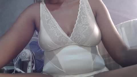 Snapshot of lovelythighs54 chatting on 09/30/25, 10:31 miss fancy louis online show from 09/30/25, 10:31