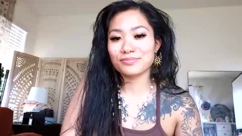 Snapshot of lovelyxmacii chatting on 05/29/26, 10:52 lovelyxmacii online show from 05/29/26, 10:52