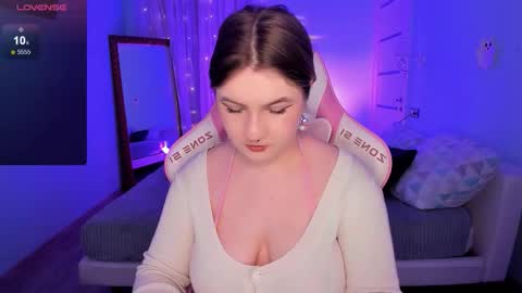 Snapshot of lovelyy_julia chatting on 12/03/25, 08:23 Julia online show from 12/03/25, 08:23