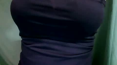 lovemae352295 online show from 12/10/24, 12:49